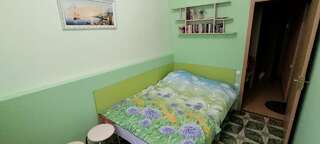 Гостиница Волна Утес Четырехместный номер с душем-2