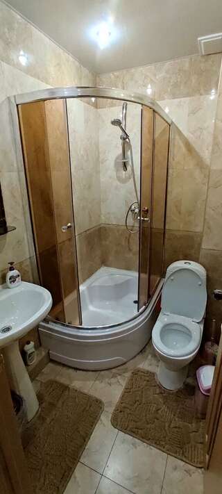 Гостиница Волна Утес Четырехместный номер с балконом-7